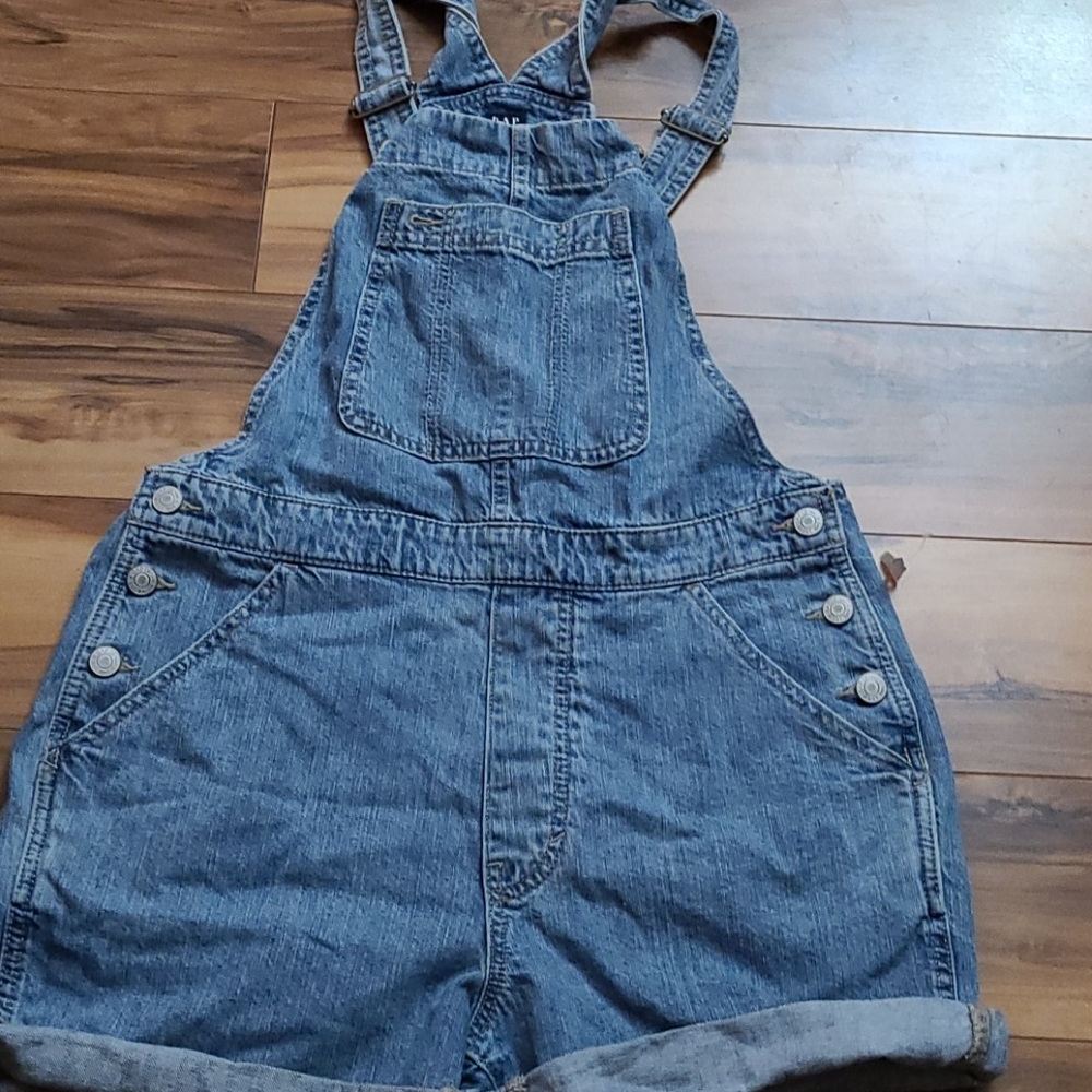 Gap short overalls small